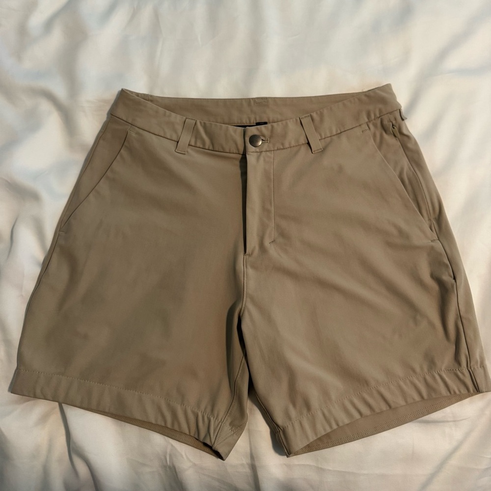 lululemon ABC men's classic fit khaki golf shorts